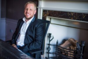 2mee dragons den Dragon's Den contestant joins 2mee