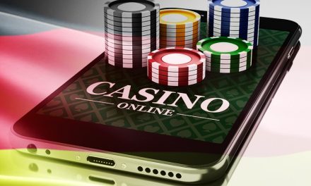 Live Casino Etiquette: Dos and Don’ts of Playing With a Live Dealer