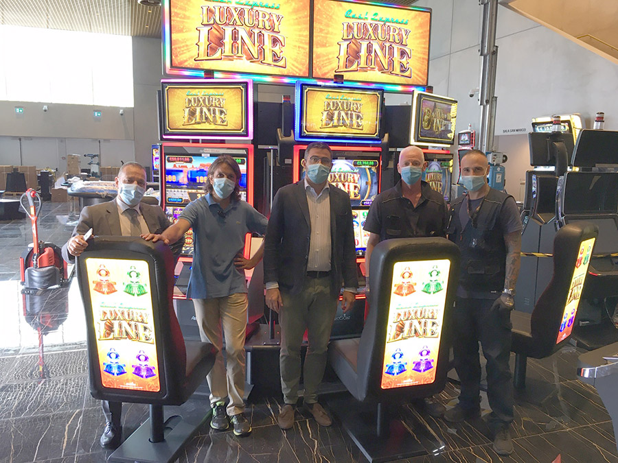 Aristocrat’s Cash Express Luxury Line pulls into Venice