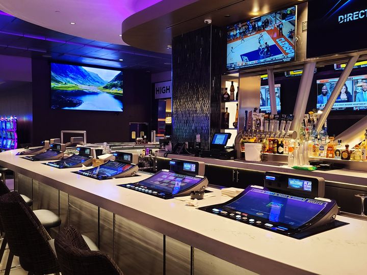 JCM installs digital signage at Rolling Hills