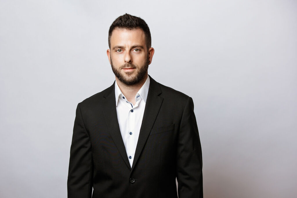 iSoftBet hires three C-level executives