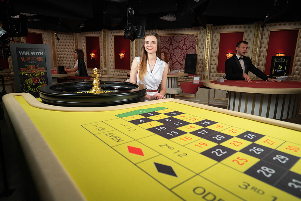 TCSJOHNHUXLEY supplies unique Watford Football Club themed Roulette Wheel