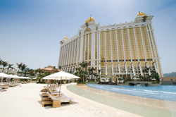 1621.photo.1 Wielding a brand